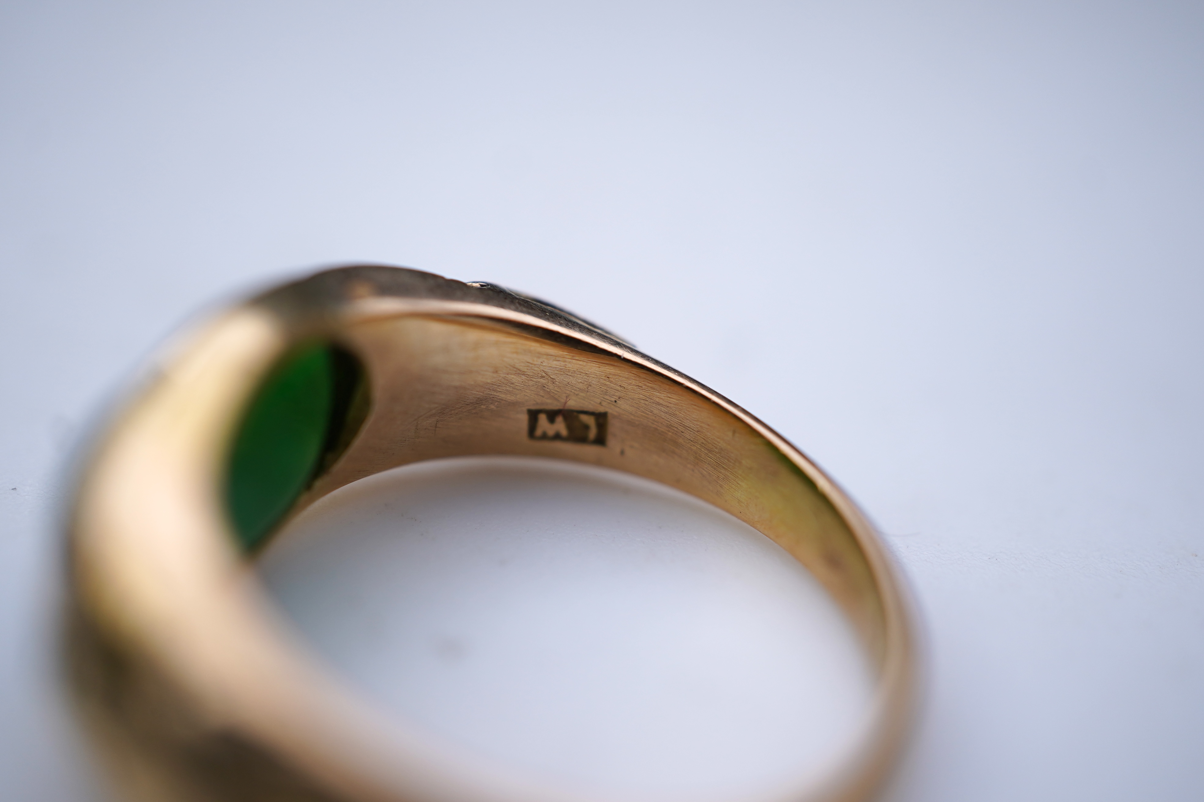 A fine jadeite ring, early 20th century